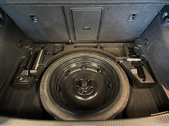 Volkswagen Golf VII 30 of 30
