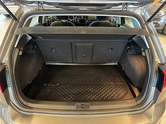 Volkswagen Golf VII 29 of 30