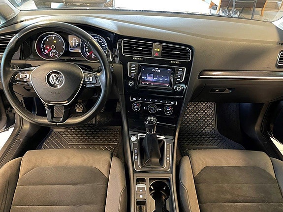 Volkswagen Golf VII 7 of 30