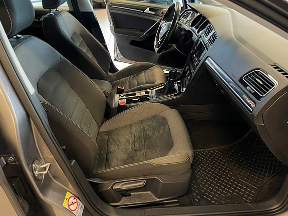 Volkswagen Golf VII 6 of 30