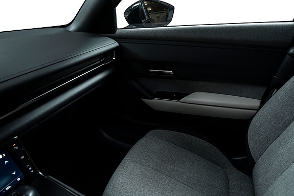 Mazda MX-30 19 of 30