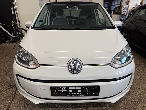 Volkswagen UP! 2 of 15