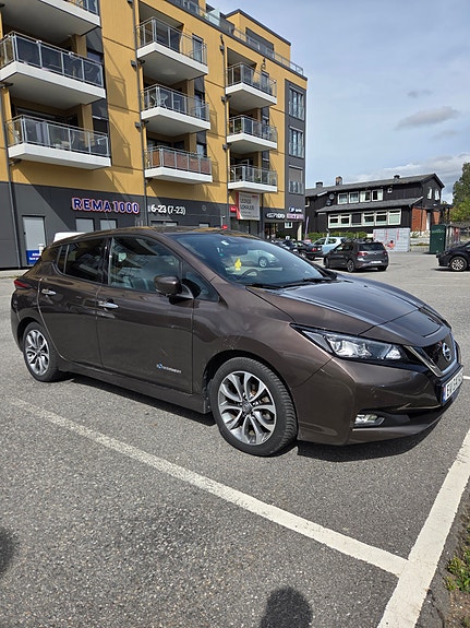 Nissan Leaf 2 of 5