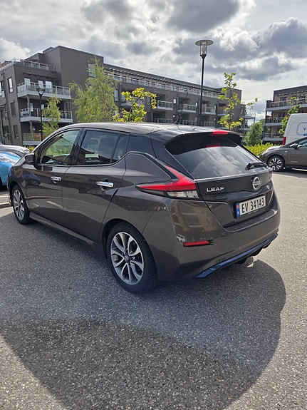 Nissan Leaf 3 of 5