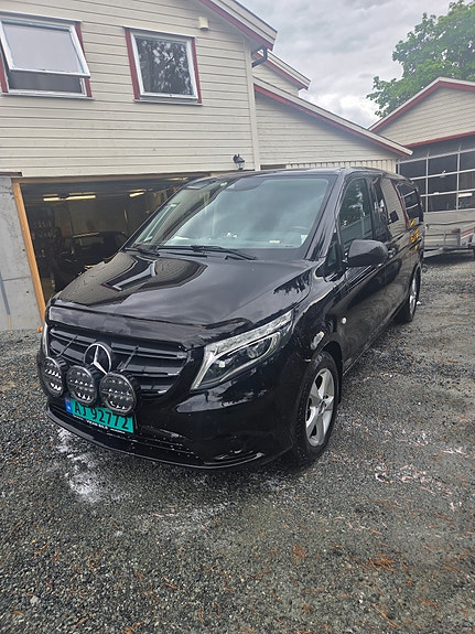 Mercedes-Benz Vito 119 2 of 5