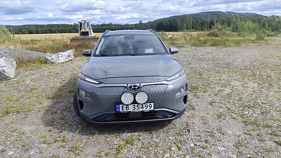 Hyundai Kona 2 of 17