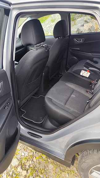 Hyundai Kona 13 of 17