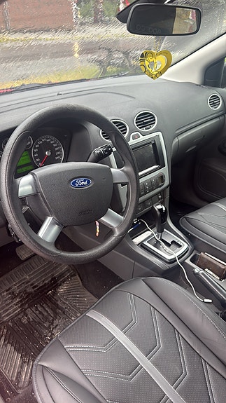 Ford Focus 12 of 16