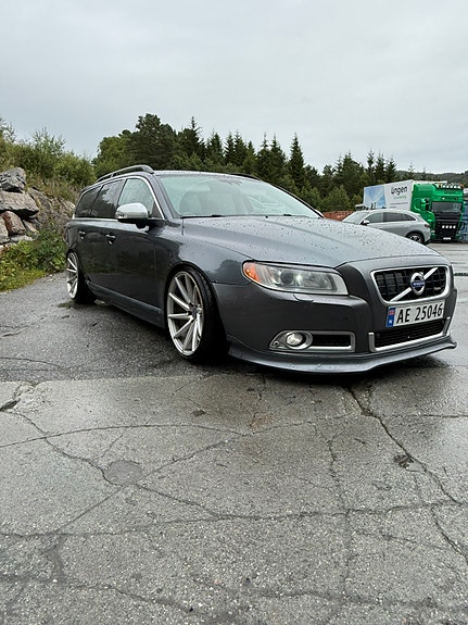 Volvo V70 7 of 14