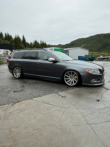 Volvo V70 8 of 14