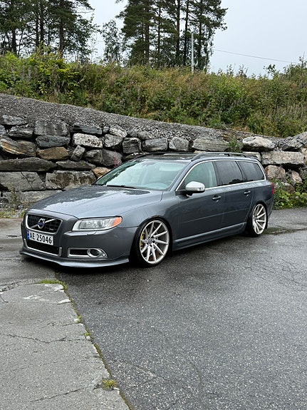Volvo V70 5 of 14