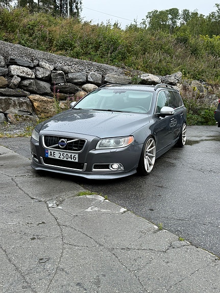 Volvo V70 6 of 14