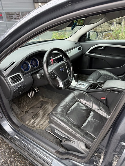 Volvo V70 11 of 14