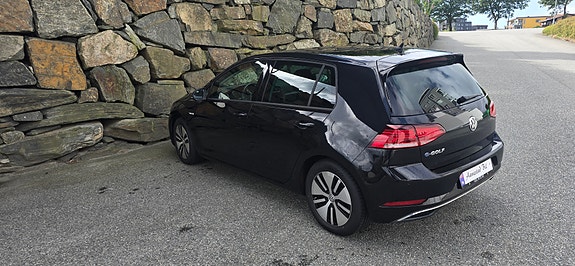 Volkswagen e-Golf VII 4 of 23