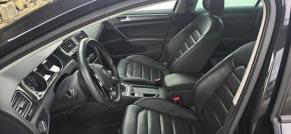 Volkswagen e-Golf VII 7 of 23
