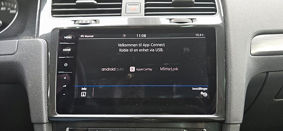 Volkswagen e-Golf VII 16 of 23