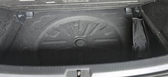 Volkswagen e-Golf VII 21 of 23