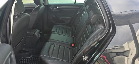 Volkswagen e-Golf VII 8 of 23