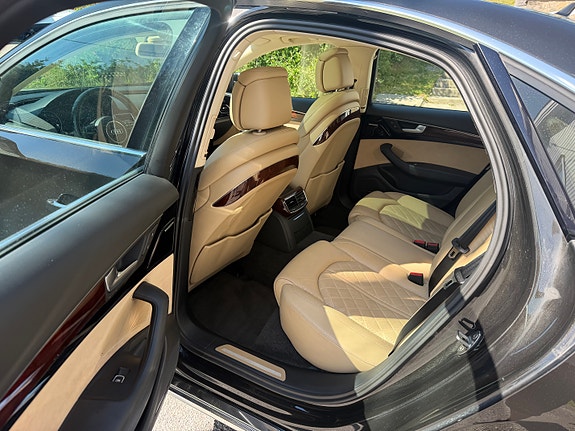 Audi A8 6 of 22