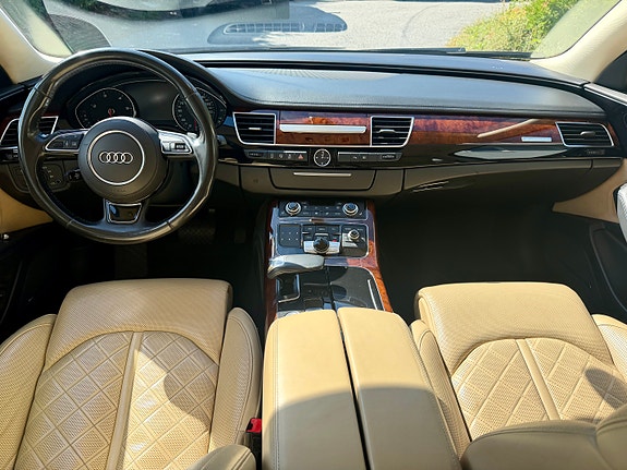 Audi A8 4 of 22