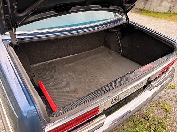 Mercedes-Benz 280 SE 12 of 12
