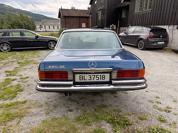 Mercedes-Benz 280 SE 5 of 12
