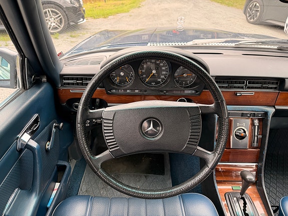 Mercedes-Benz 280 SE 7 of 12