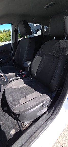 Ford Fiesta 24 of 25