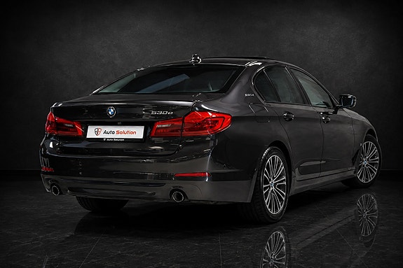 BMW 530e 2 of 22