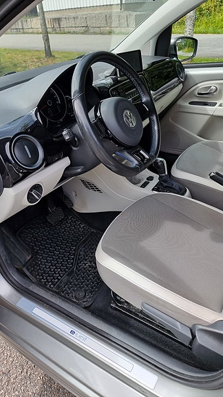 Volkswagen e-Up! 10 of 21