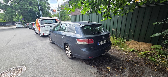 Toyota Avensis 4 of 6