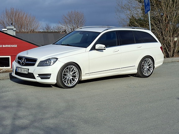 Mercedes-Benz C220 d 2 of 18