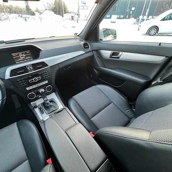 Mercedes-Benz C220 d 13 of 18