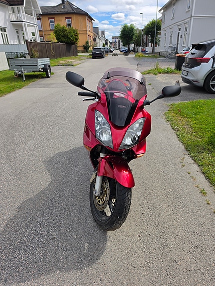 Honda VFR 800 4 of 6