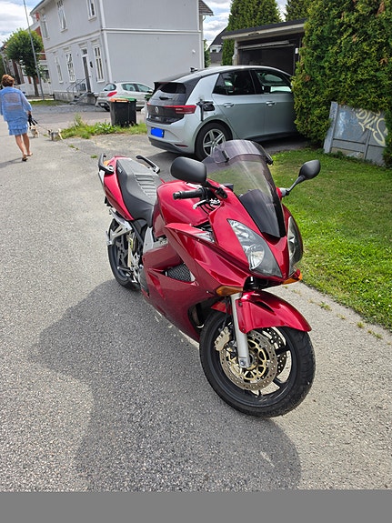 Honda VFR 800 3 of 6