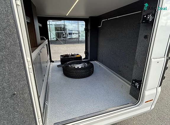 Morelo EMPIRE 90 L 28 of 30