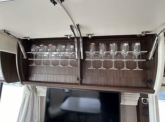 Morelo EMPIRE 90 L 10 of 30