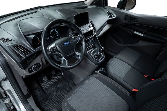 Ford Transit Connect 24 of 28