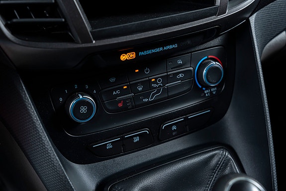 Ford Transit Connect 17 of 28