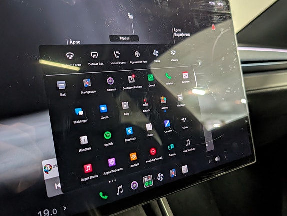 Tesla Model Y 14 of 23