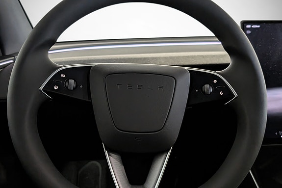 Tesla Model Y 11 of 23