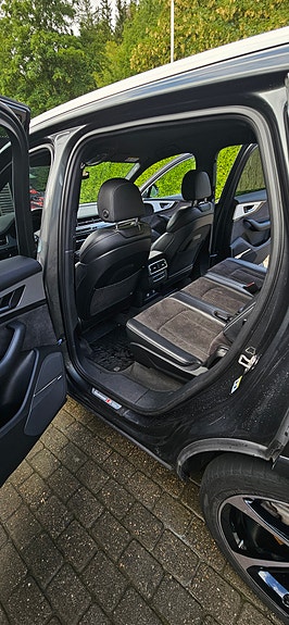Audi Q7 6 of 7