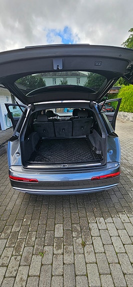 Audi Q7 7 of 7