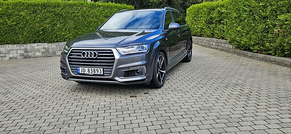 Audi Q7 3 of 7