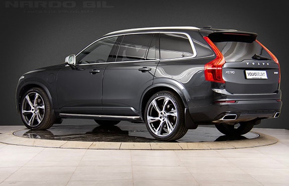 Volvo XC90 3 of 13