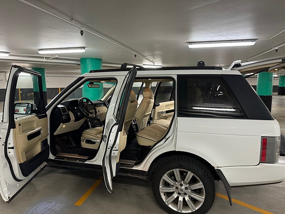 Land Rover Range Rover 2 of 8