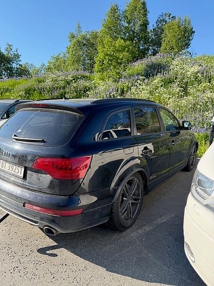 Audi Q7 4 of 9