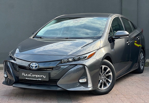 Toyota Prius Plug-in Hybrid 5 of 30