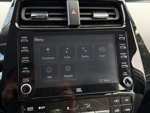 Toyota Prius Plug-in Hybrid 29 of 30