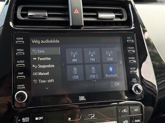 Toyota Prius Plug-in Hybrid 30 of 30